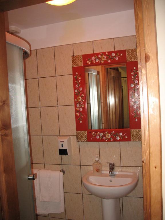 Pensiunea Sub Cetate Cisnădie Habitación foto