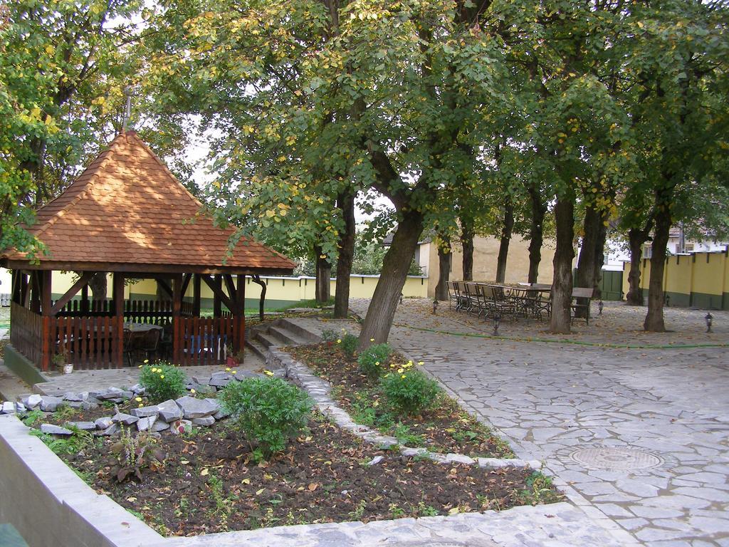 Pensiunea Sub Cetate Cisnădie Exterior foto